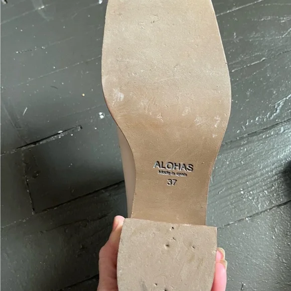 ALOHAS Cream Leather Block Heel Loafers - Picture 4 of 9